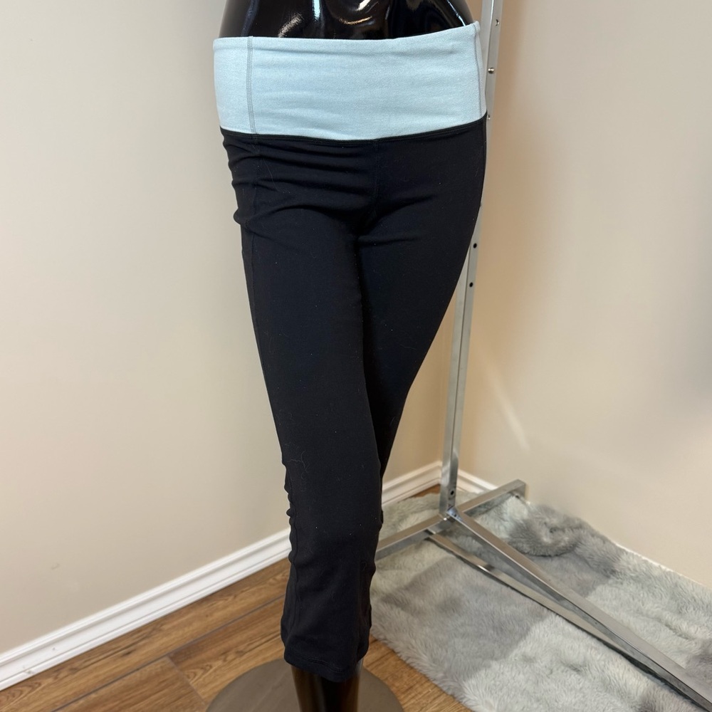 Lulu Lemon Gather Crow Crop Baby Blue Scrunch Waistband Leg Slit Yoga Pants Sz 6